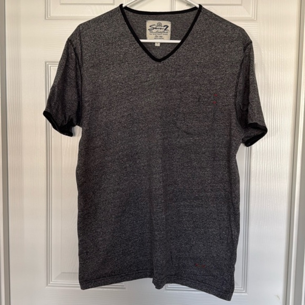 Seven7 mens gray heather neck teeshirt